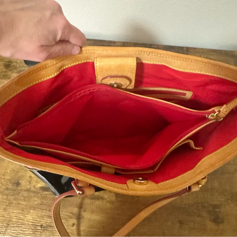 Dooney & Bourke Pink and Black Tote with Elegant Design - Picture 13 of 17